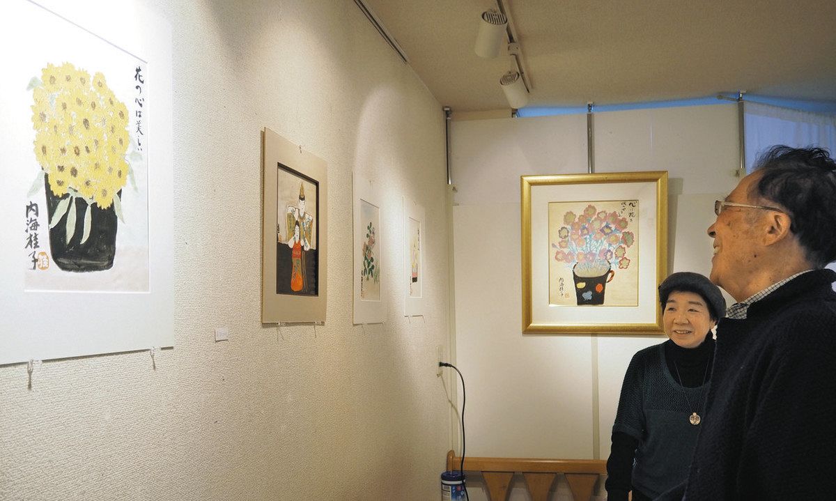 漫才師・故内海桂子さんの個展 水彩画や色紙など 銀座のギャラリーで