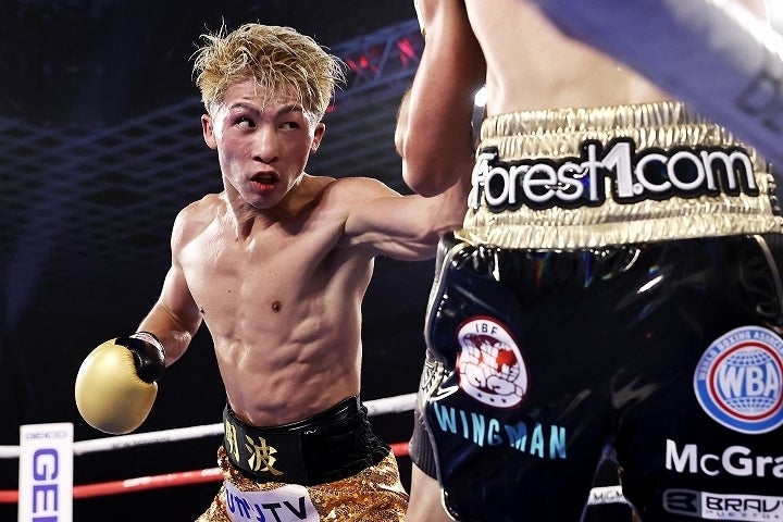 FROM JAPAN公式アカウント01】井岡一翔選手サイン入りグローブ 井岡一