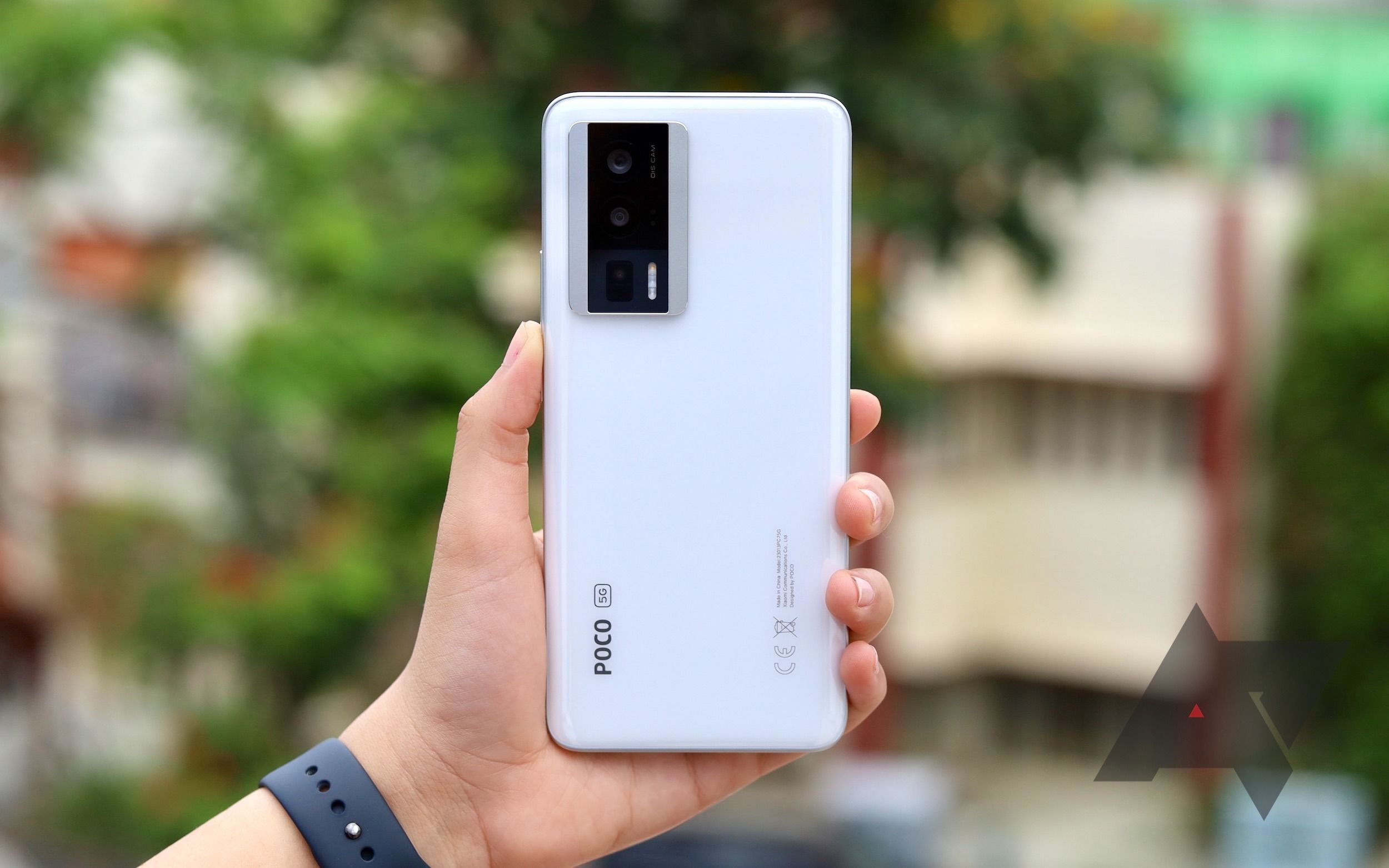 poco-f5-pro-rear.jpg?w=1600&h=