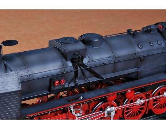 Trumpeter 00210 Kriegslokomotive BR52 (1:35) - Locomotives, wagons