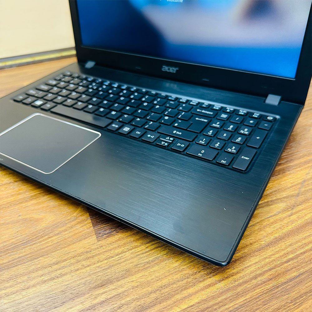 高性能☆Acer P259 i5-7200U メモリ8GB SSD256GB Acer TravelMate