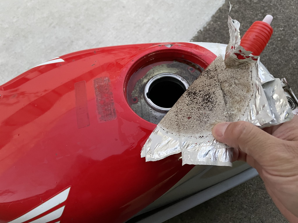 NSR50レストア①錆びたタンクをコーティング処理(花咲かG偏) – 砂井