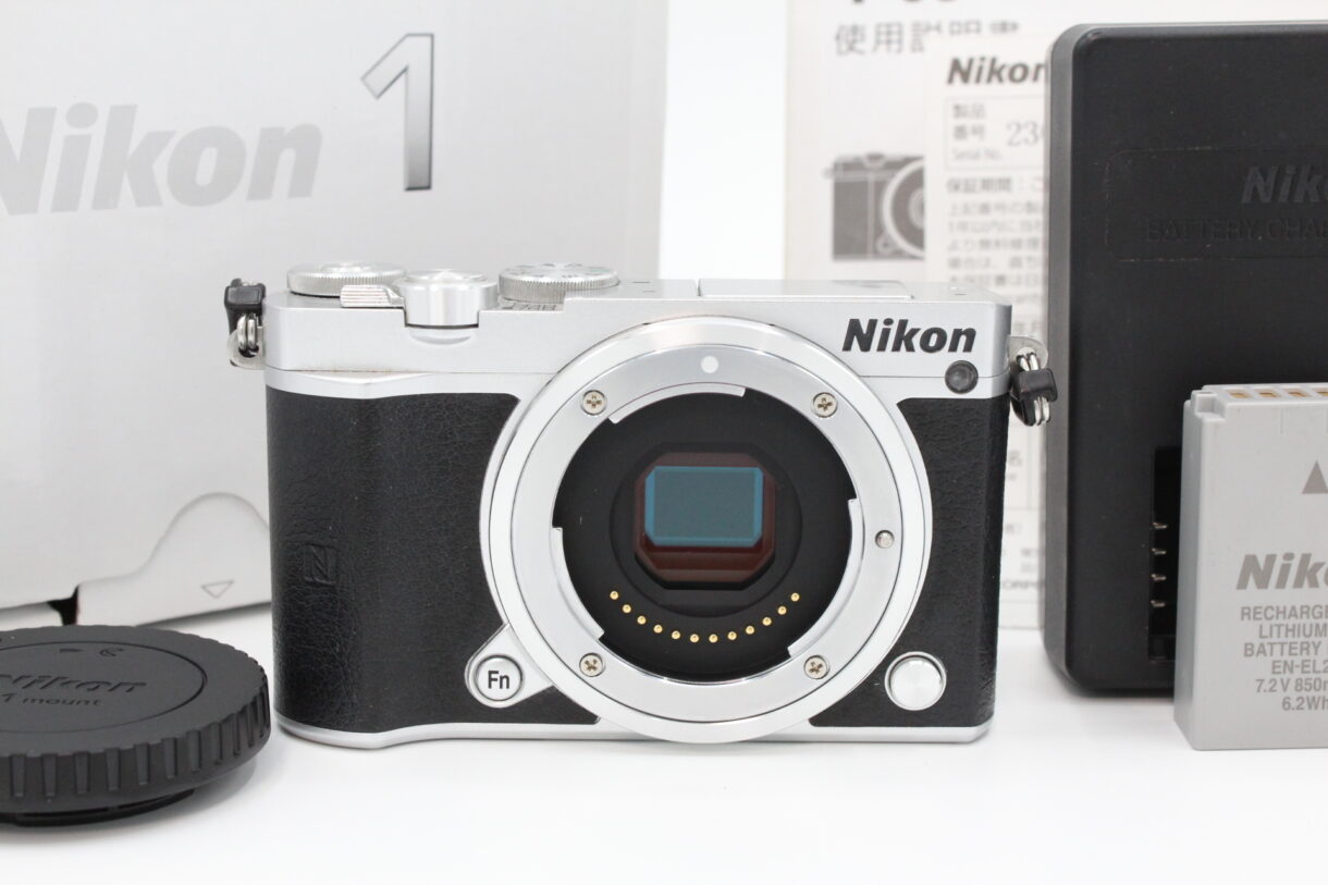 良品】NIKON ニコン ミラーレス一眼 Nikon1 J5 ボディ シルバー J5SL