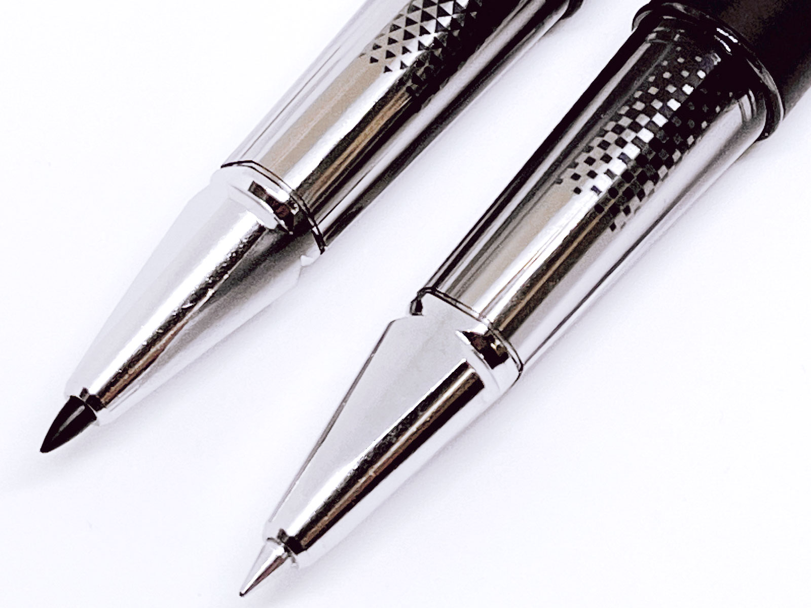 書きたくなるペン、コクヨWPシリーズ「ファインライター」と「ローラー