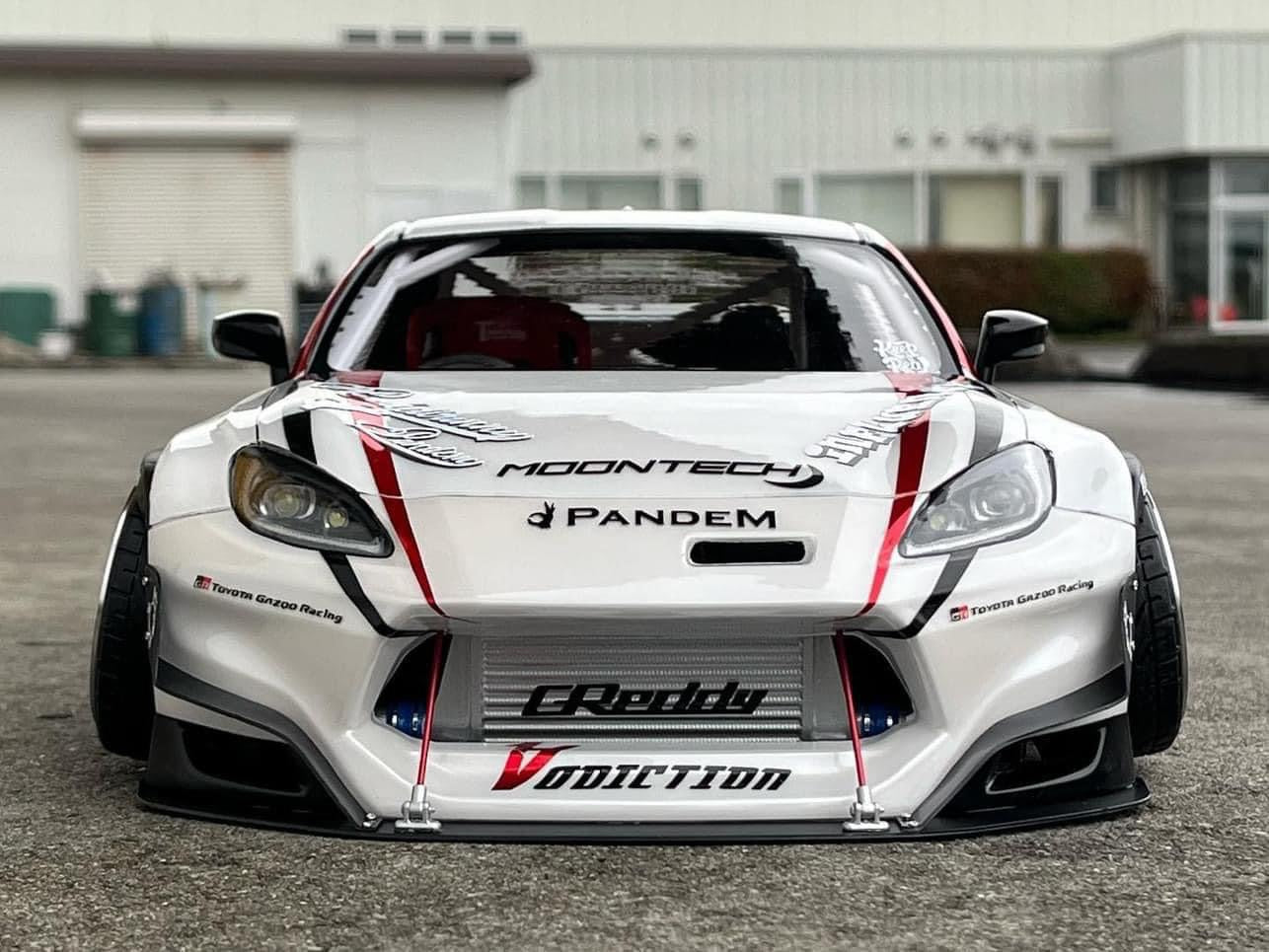 1/10アディクション、ヨコモ PANDEM GR86 エヴァレーシング仕様 1/10