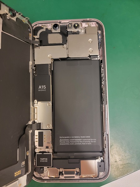 iPhone 13の画面割れ修理をしてみた！【梅田店】 | iPhone修理ダイワン