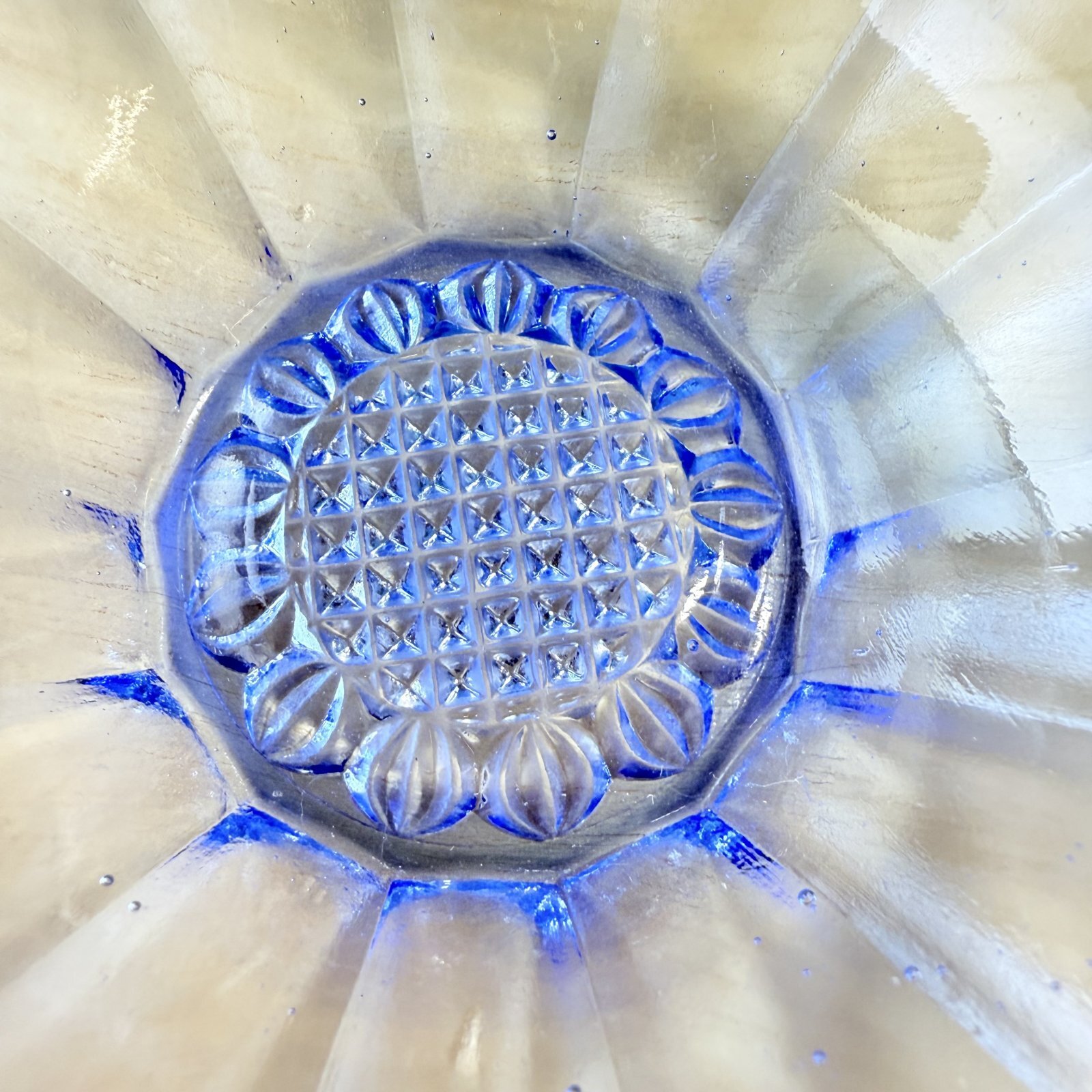 古いガラスの氷コップ プレスガラス 青ガラス各種 花柄 ガラス器 1個