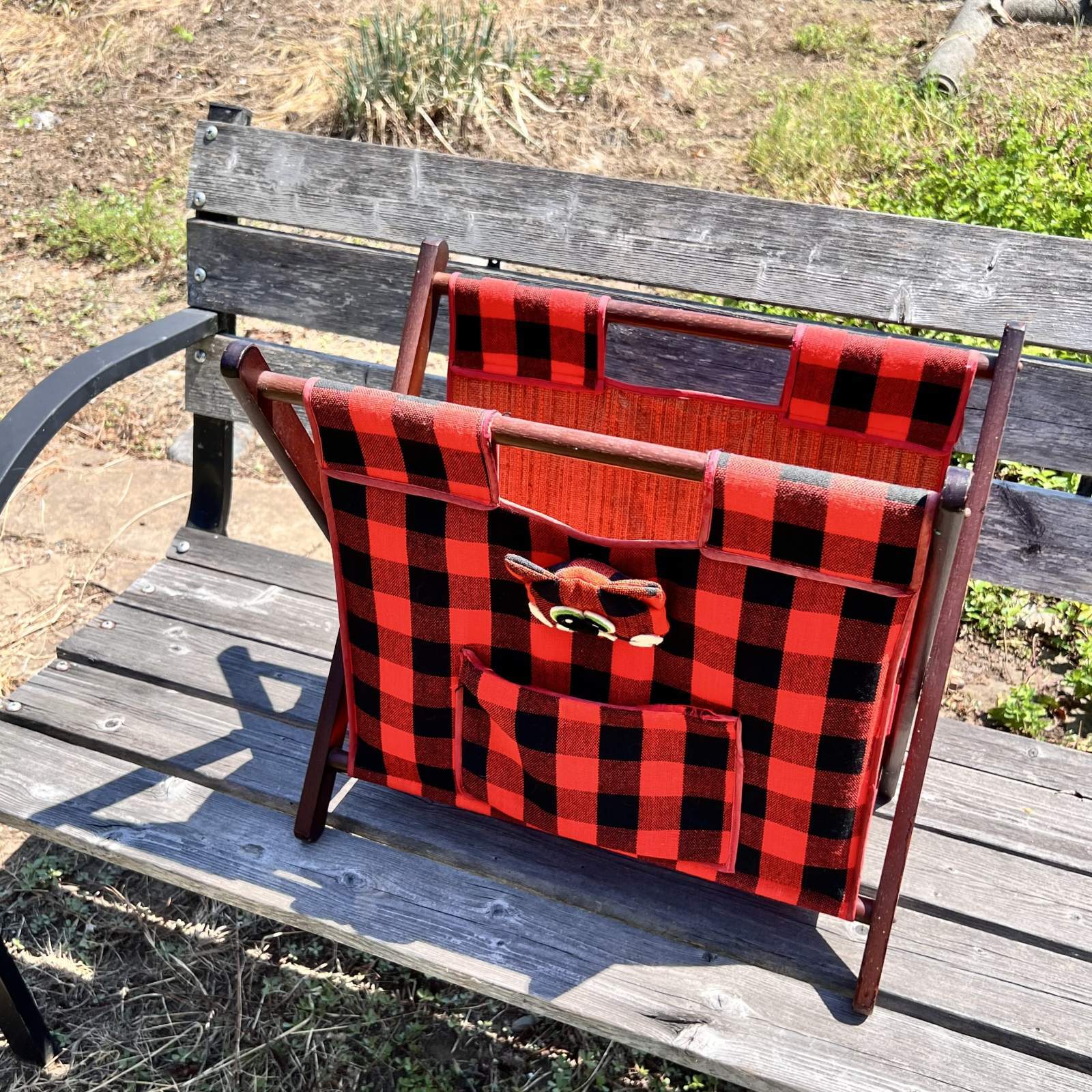 MISAKU マスコット付きマガジンラック 赤黒チェック vintage