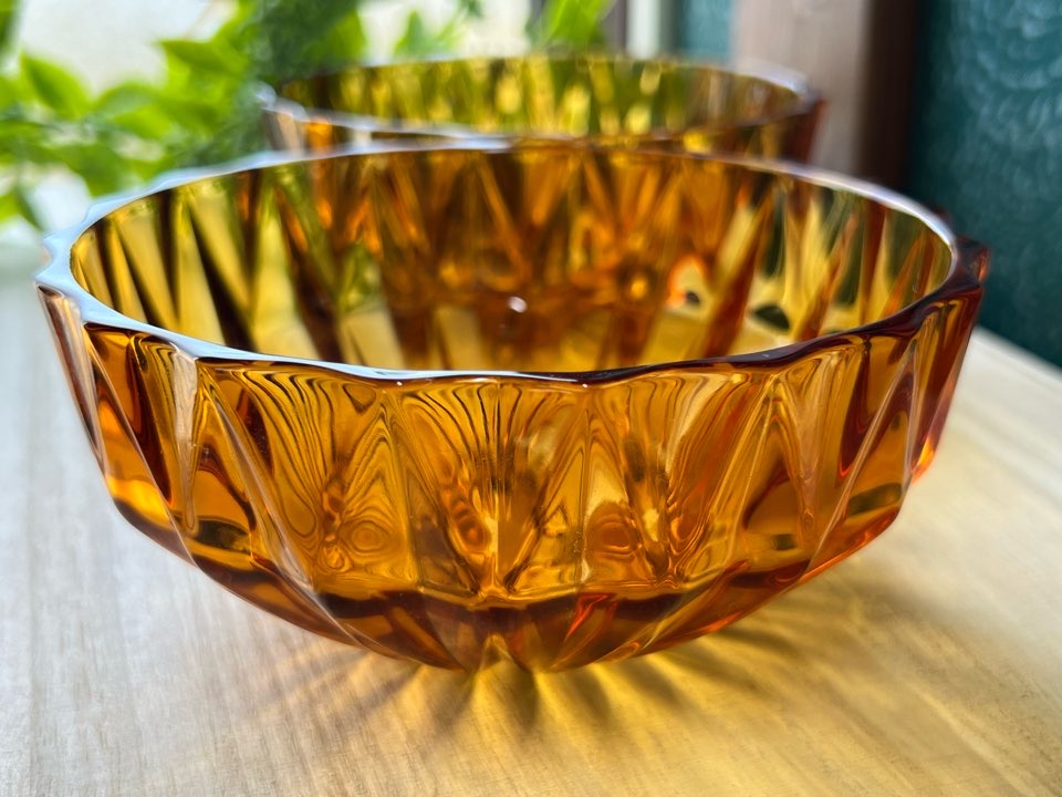 アンバーガラス 飴色のガラス器 放射状 深め 1個 GU254