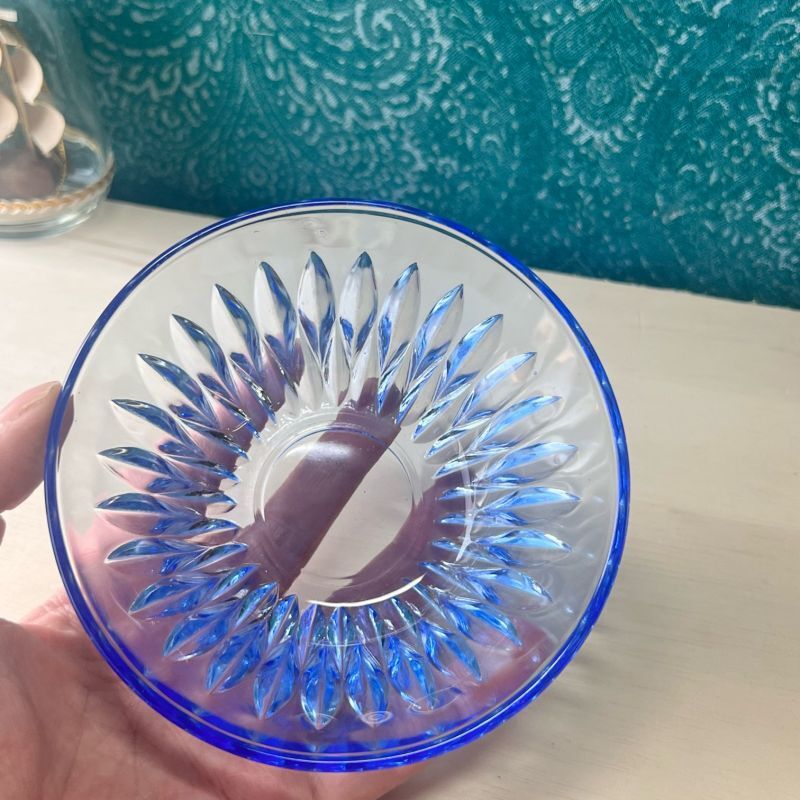 青色ガラスボウル 金属スタンド付き 青色ガラスボウル 金属スタンド