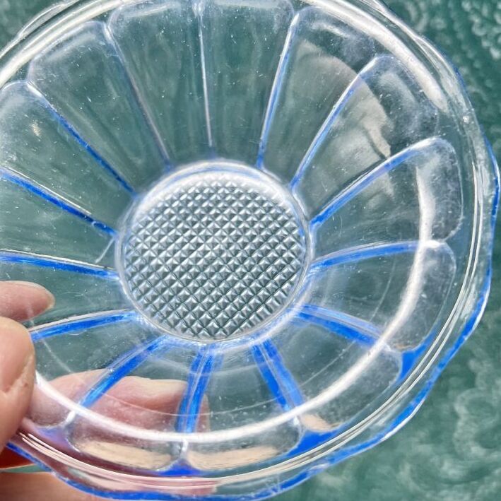 アンティーク 透明青色格子模様ガラスの器 青色・ブルー : 昭和レトロ