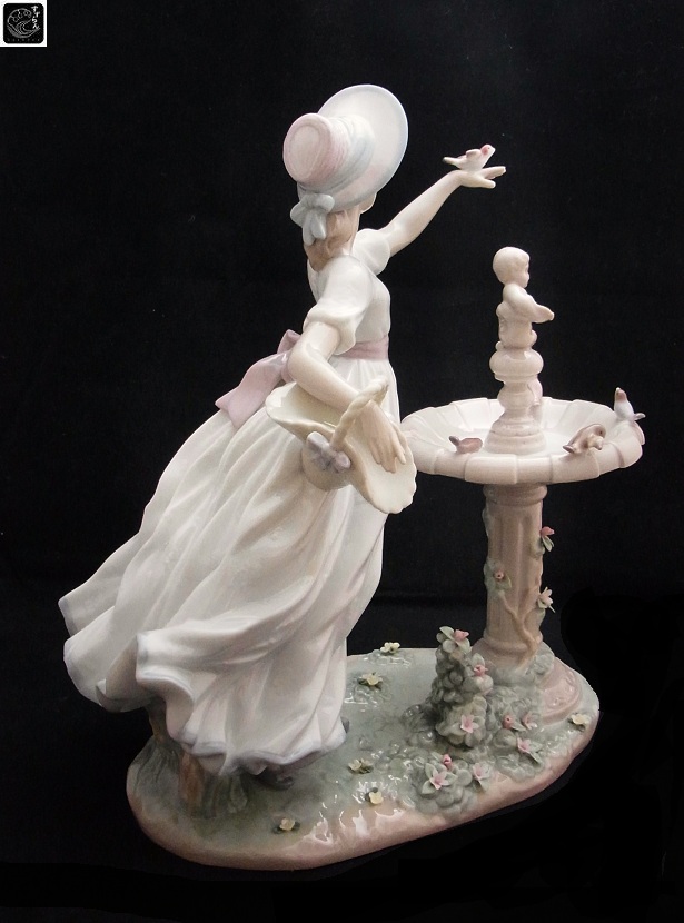 リヤドロ 春を告げる小鳥たち 春を告げる小鳥たち | リヤドロ公式