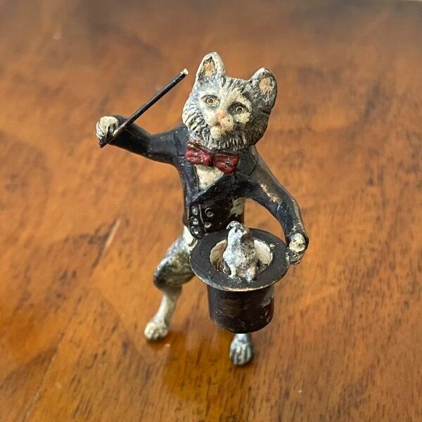 ヴィエナ・ブロンズ 猫の手品師と小さなネズミ - Grand montagne Antiques