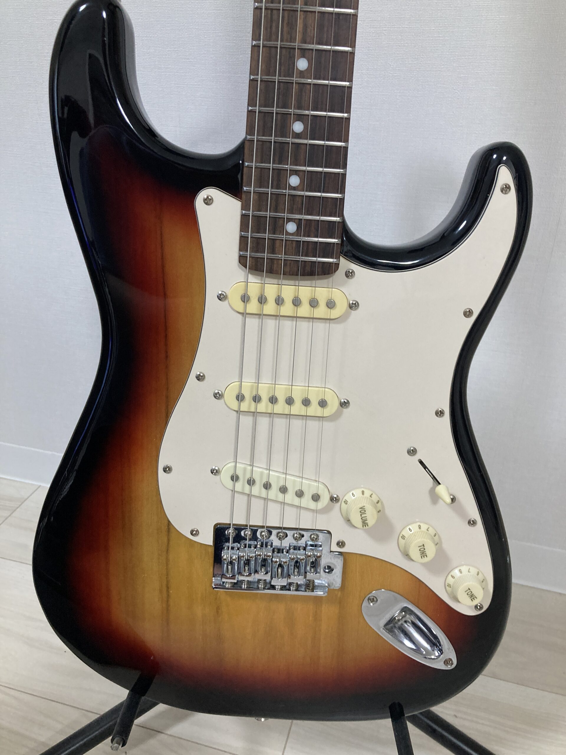 弾いてみた】BUSKER'Sのエレキギターを実際に買って評価してみた【